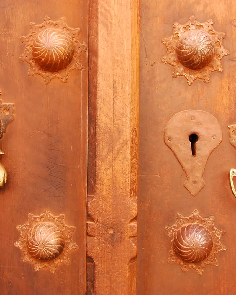 Door interior in the Serene Minimal style